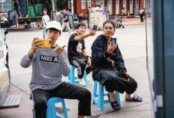 双男主娱乐圈吃瓜,瓜田里的甜蜜较量